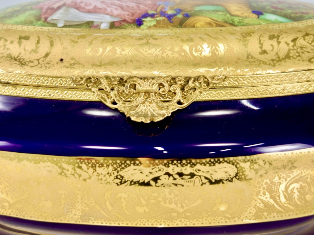 Порцелянова шкатулка Limoges