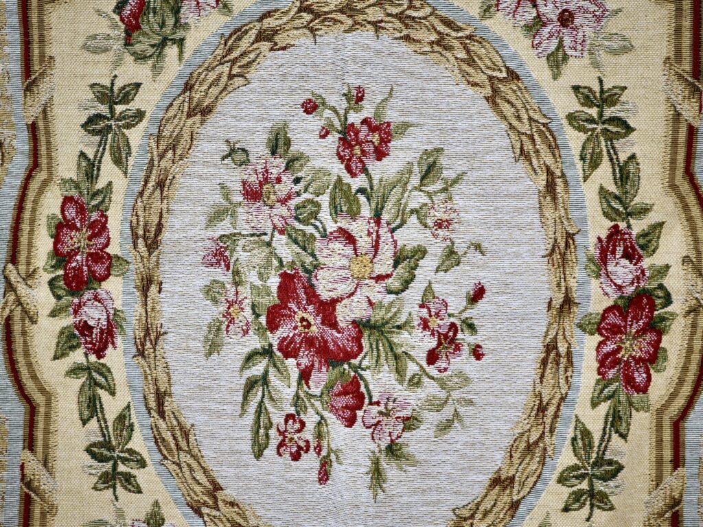 Вінтажний гобелен з квітковим орнаментом