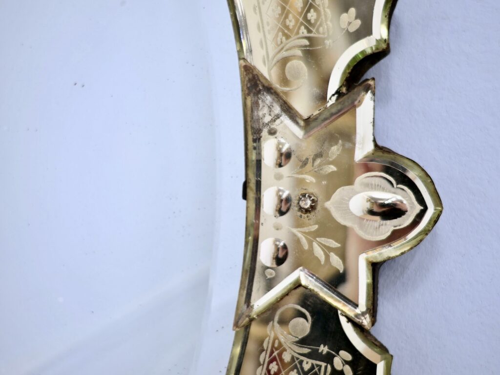 Антикварне венеційське дзеркало