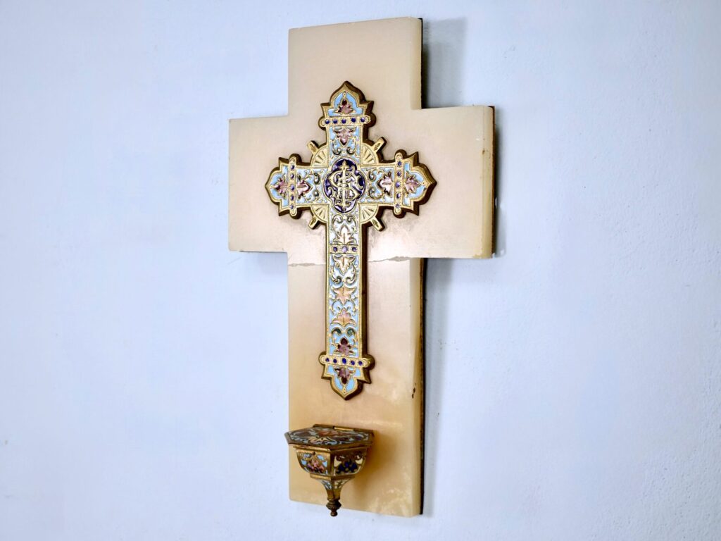 Антикварний хрест з чашею для святої води