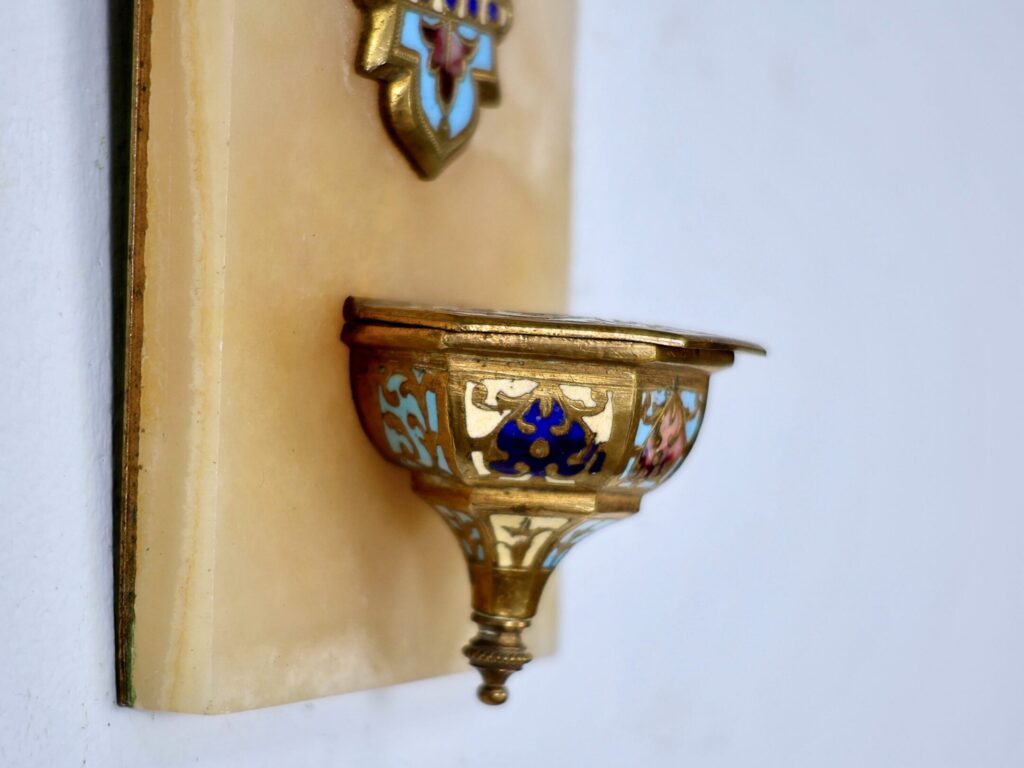 Антикварний хрест з чашею для святої води