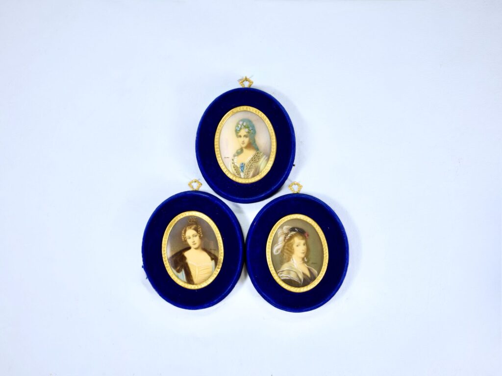 Вінтажні мініатюри «Галерея красунь»