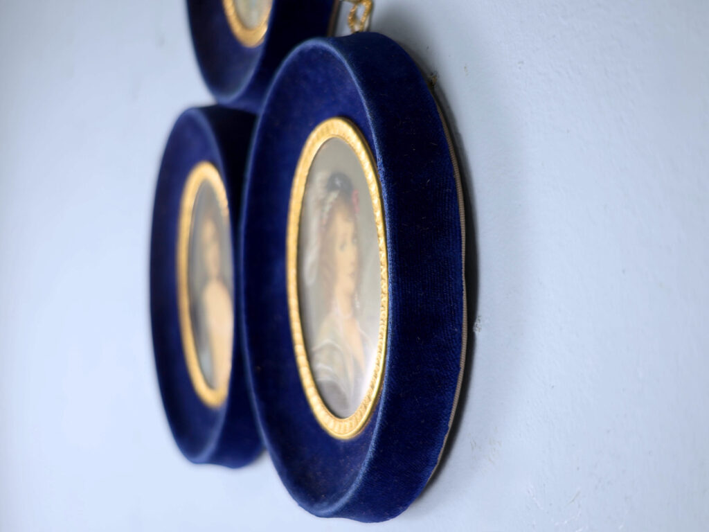 Вінтажні мініатюри «Галерея красунь»