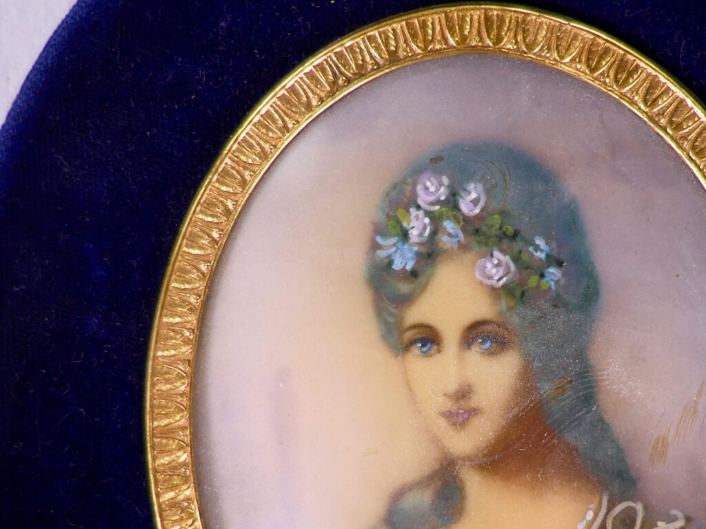 Вінтажні мініатюри «Галерея красунь»