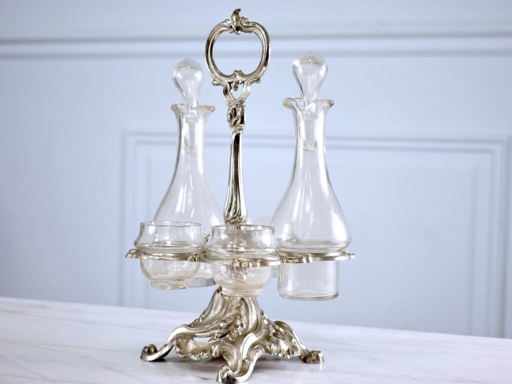 Антикварний крует