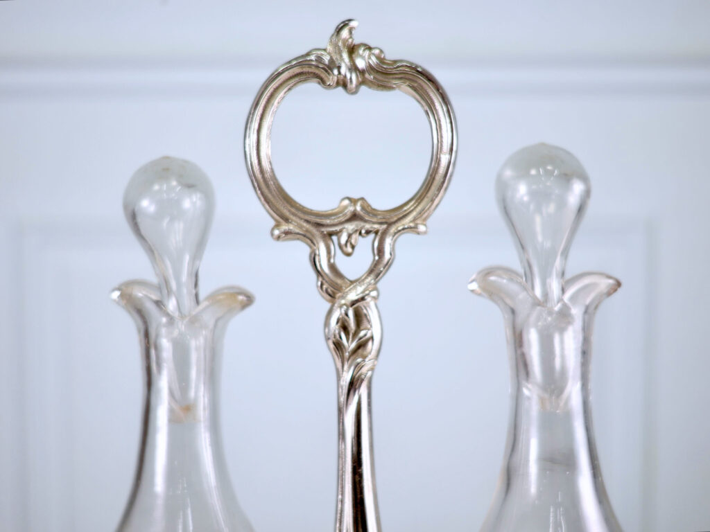 Антикварний крует