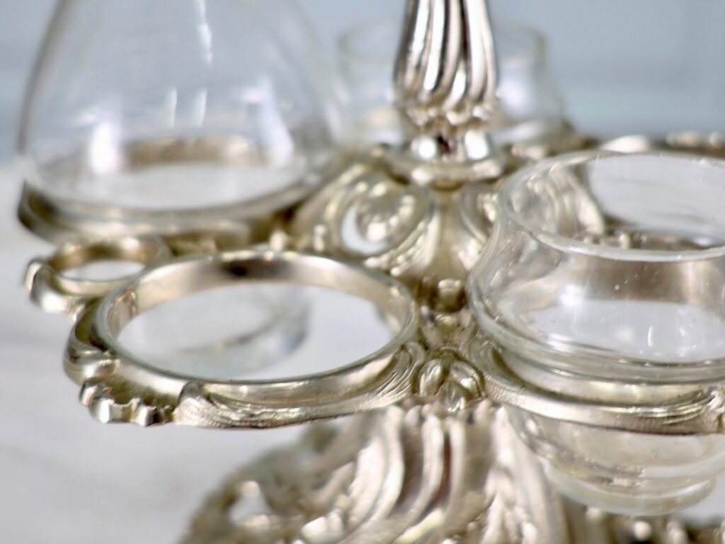 Антикварний крует