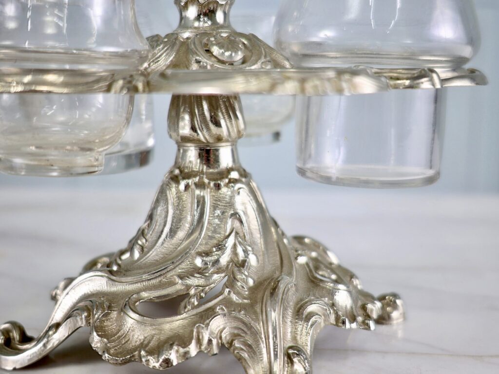 Антикварний крует