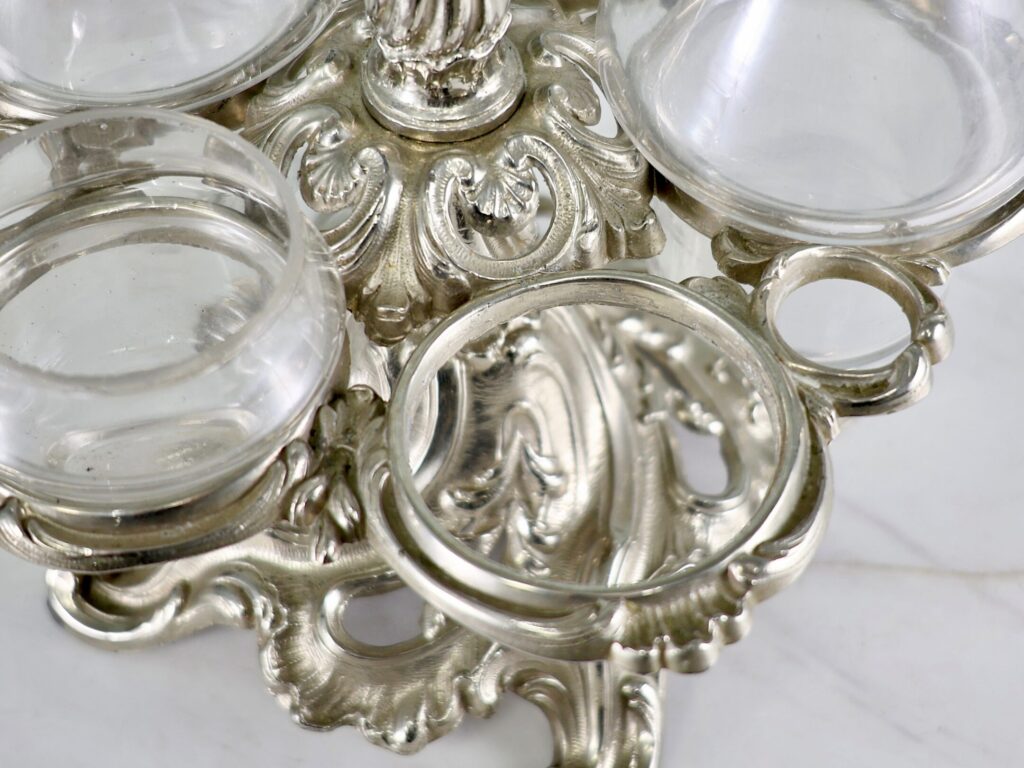 Антикварний крует