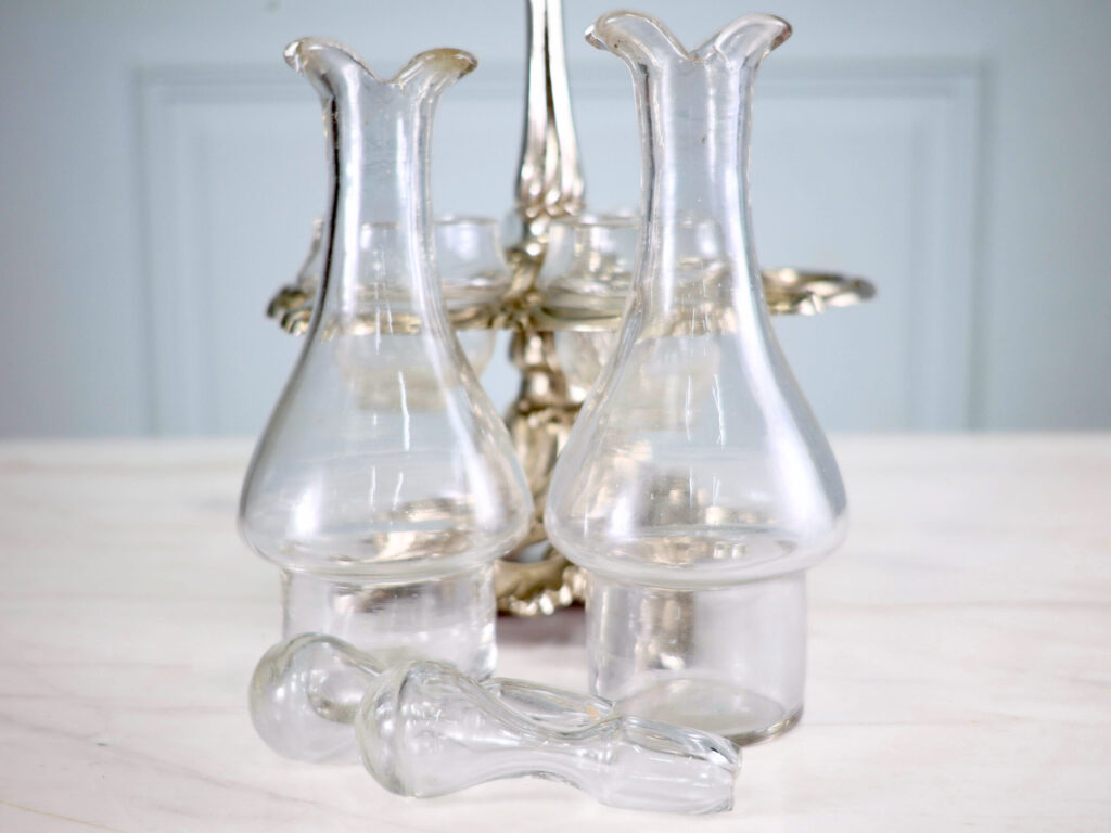 Антикварний крует