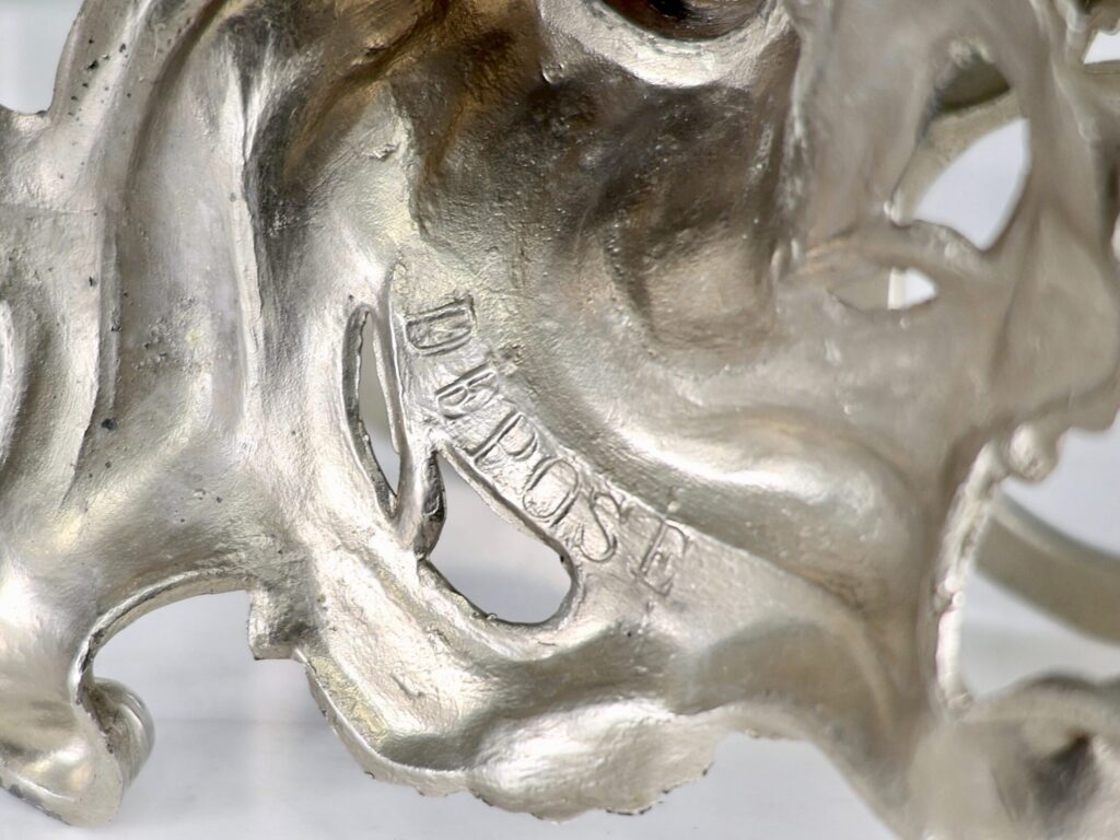 Антикварний крует