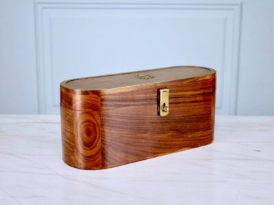 Антикварна дерев'яна шкатулка