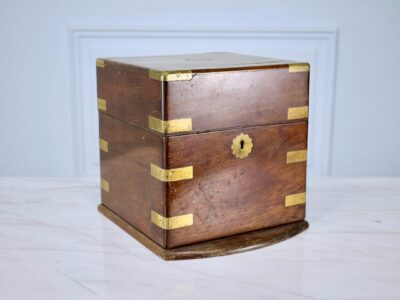 Антикварний дорожній кейс