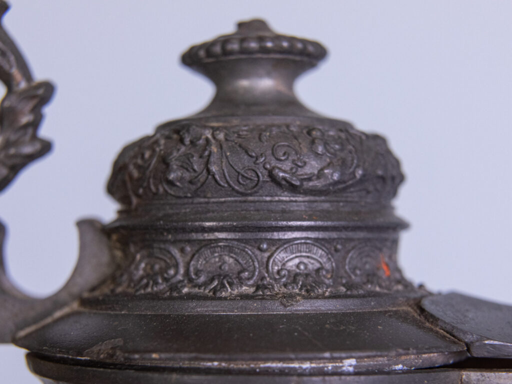 Антикварный графин