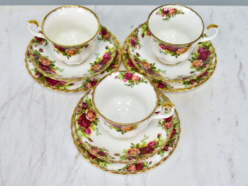 Чайный сервиз «Old Country Roses», Royal Albert