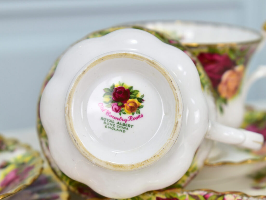 Чайный сервиз «Old Country Roses», Royal Albert