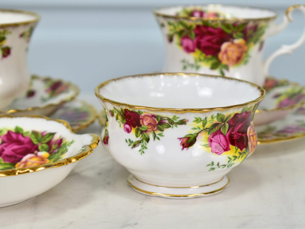 Чайный сервиз «Old Country Roses», Royal Albert