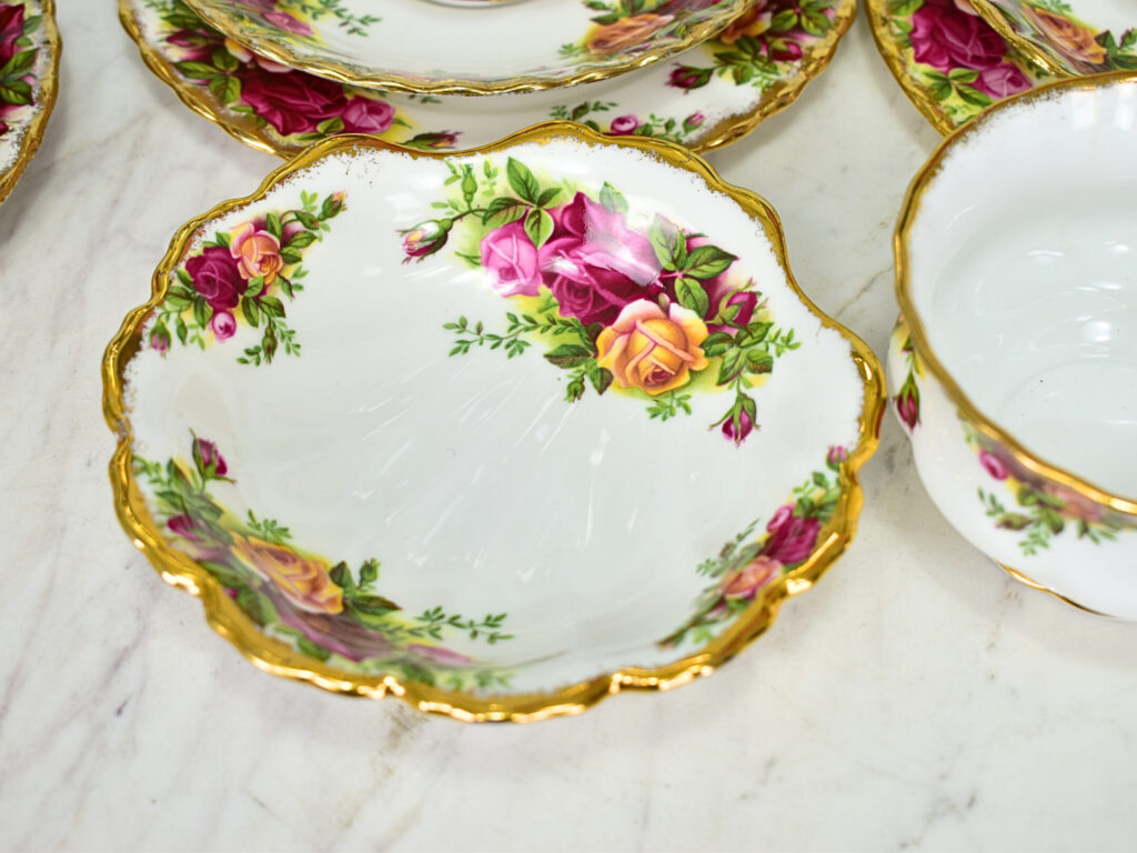 Чайный сервиз «Old Country Roses», Royal Albert