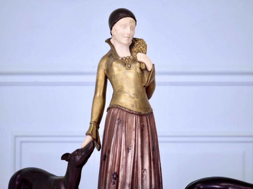Вінтажна скульптура «Дама з хортами», Demeter H. Chiparus