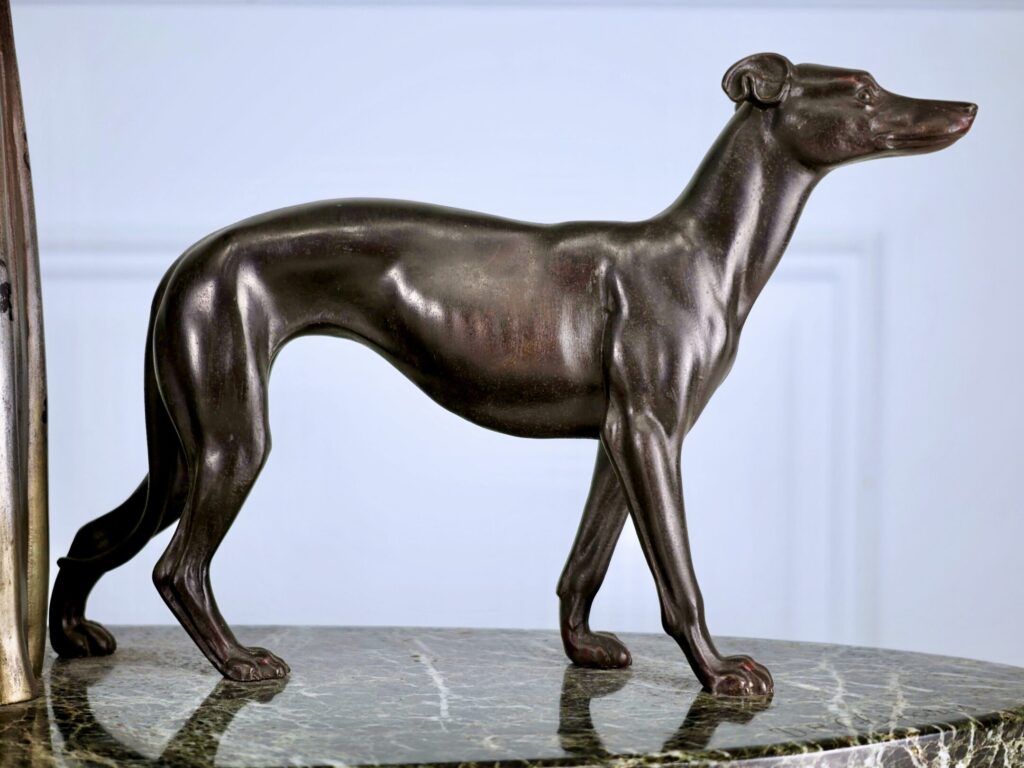 Вінтажна скульптура «Дама з хортами», Demeter H. Chiparus