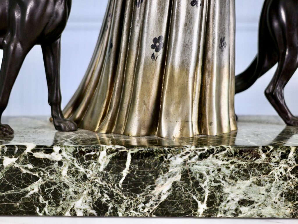 Вінтажна скульптура «Дама з хортами», Demeter H. Chiparus