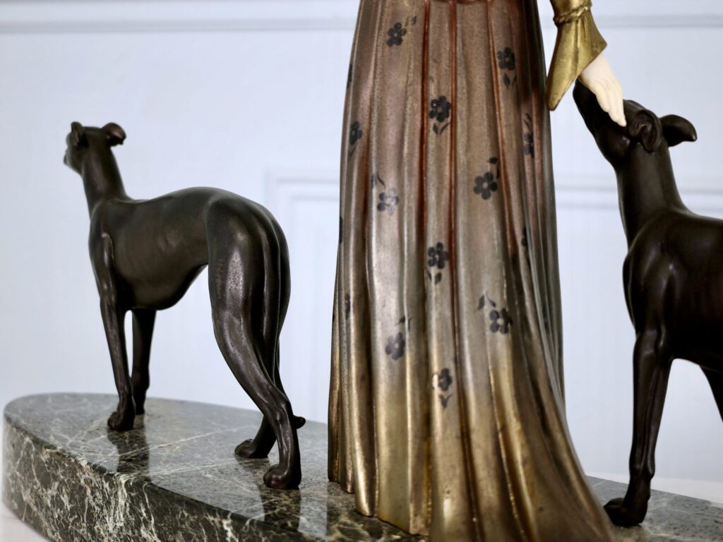 Вінтажна скульптура «Дама з хортами», Demeter H. Chiparus