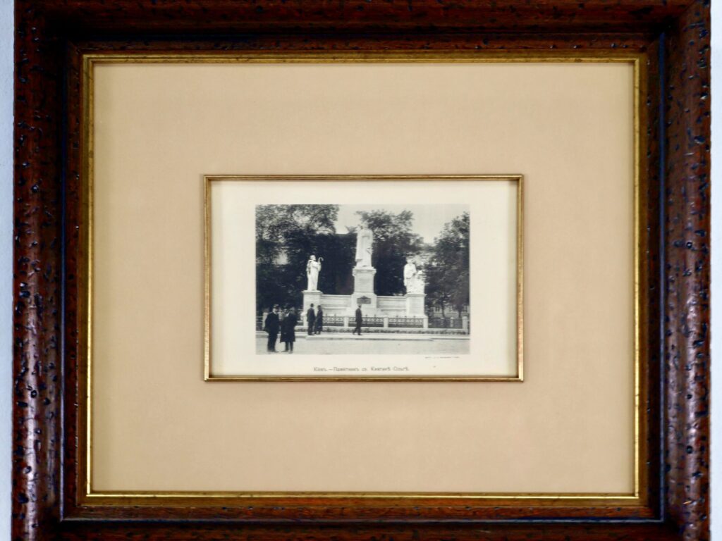 Антикварна фотографія «Київ. Пам'ятник святій княгині Ользі»