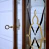Антикварная витрина в стиле Ар-деко