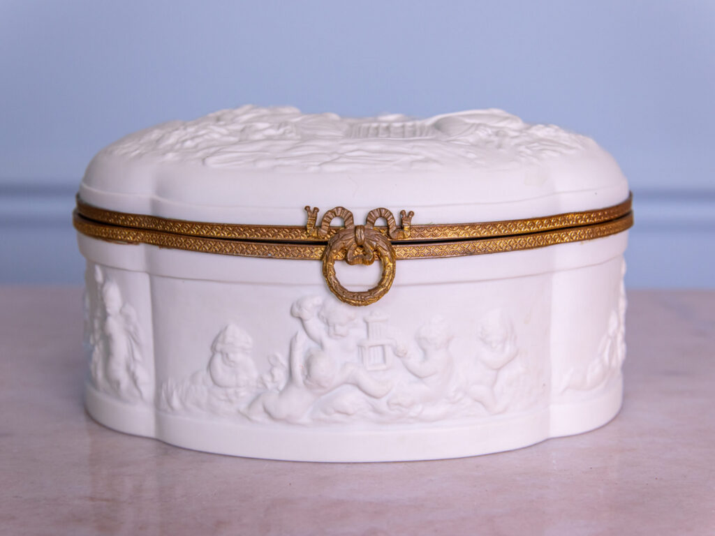 Антикварна порцелянова шкатулка, JL Coquet (Limoges)