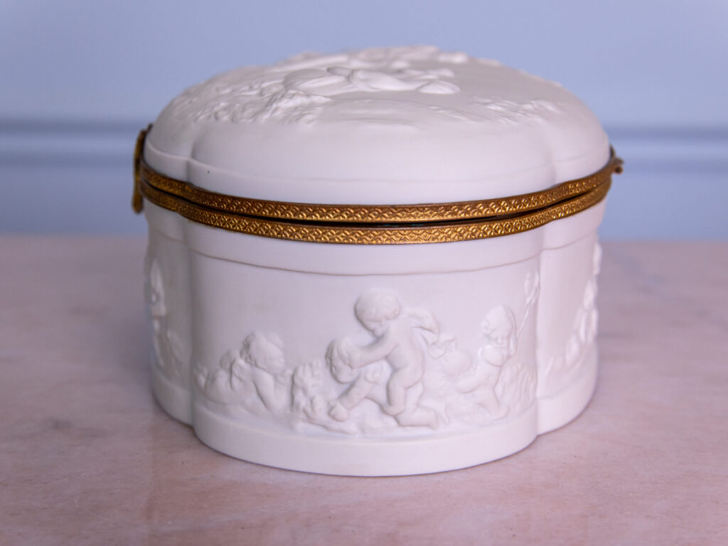 Антикварна порцелянова шкатулка, JL Coquet (Limoges)