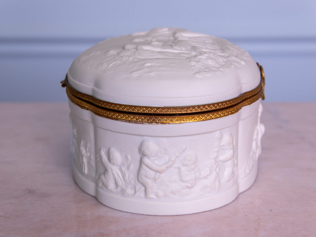 Антикварна порцелянова шкатулка, JL Coquet (Limoges)