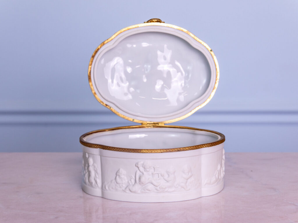 Антикварна порцелянова шкатулка, JL Coquet (Limoges)