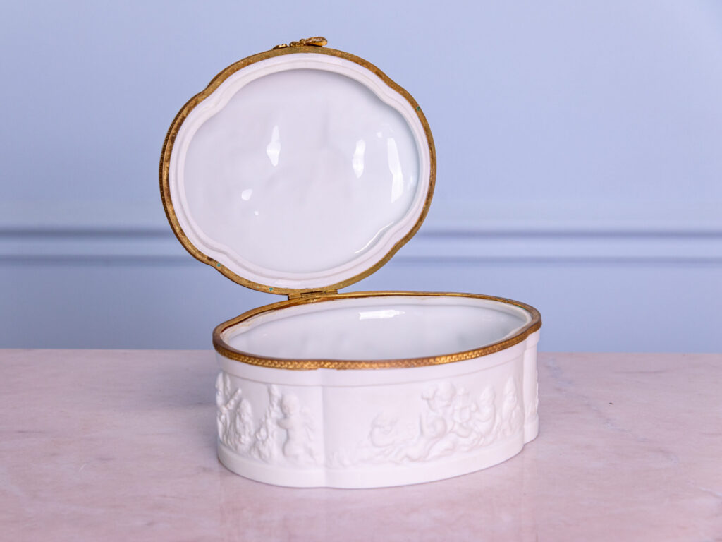 Антикварна порцелянова шкатулка, JL Coquet (Limoges)
