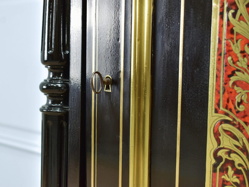 Антикварний комод в стилі Буль (Boulle)