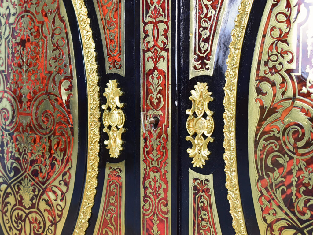 Антикварний комод у стилі Буль (Boulle)