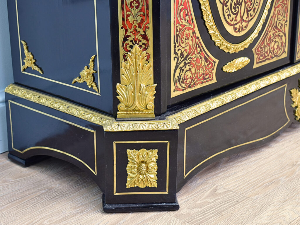 Антикварний комод у стилі Буль (Boulle)