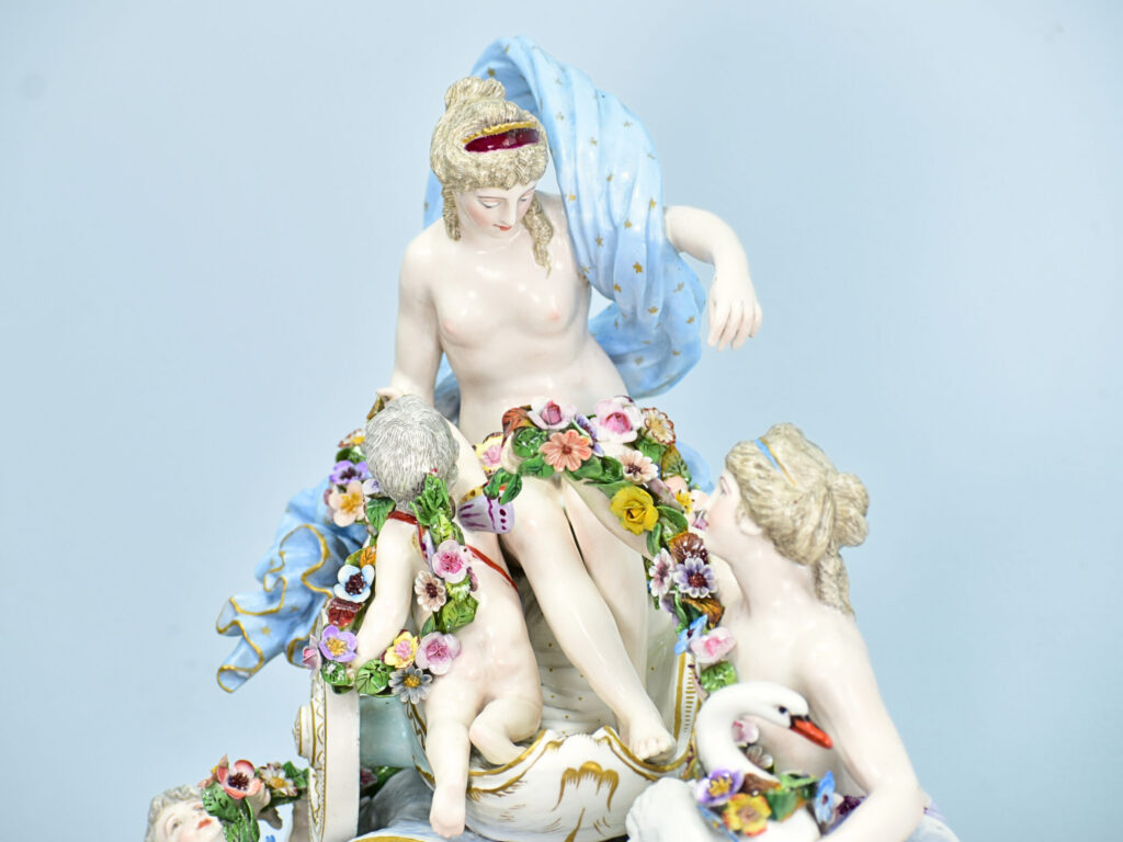 Антикварний камінний годинник «Тріумф Венери», Meissen