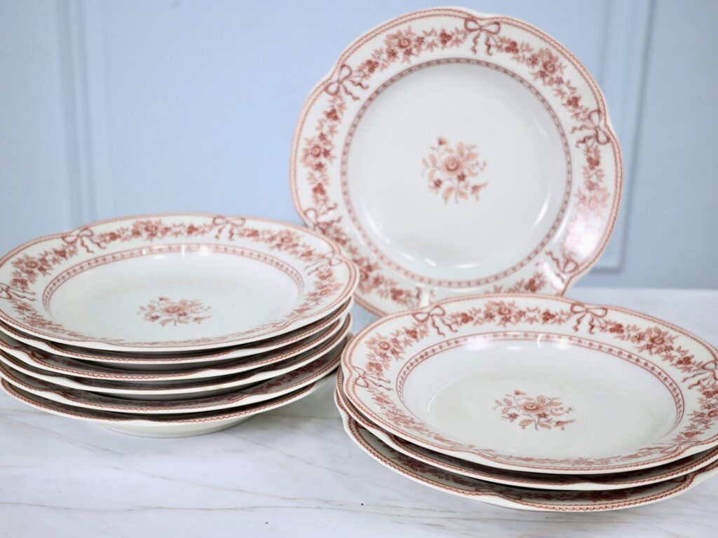 Вінтажний набір тарілок «Antoinette», Porcelaine de Paris