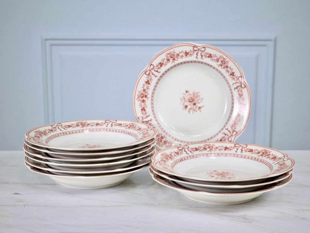 Вінтажний набір тарілок «Antoinette», Porcelaine de Paris