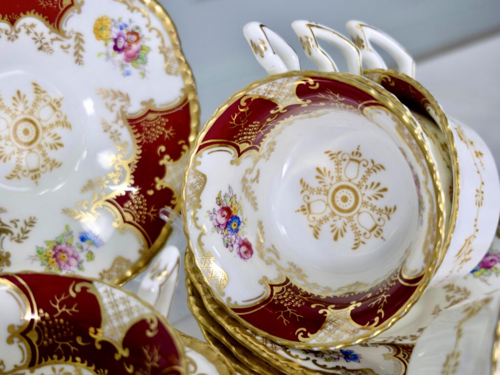 Антикварний набір чашок з блюдцями Coalport