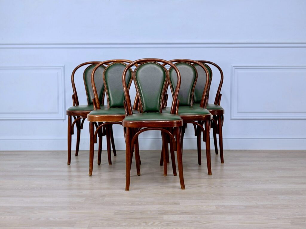 Антикварні стільці в стилі Thonet