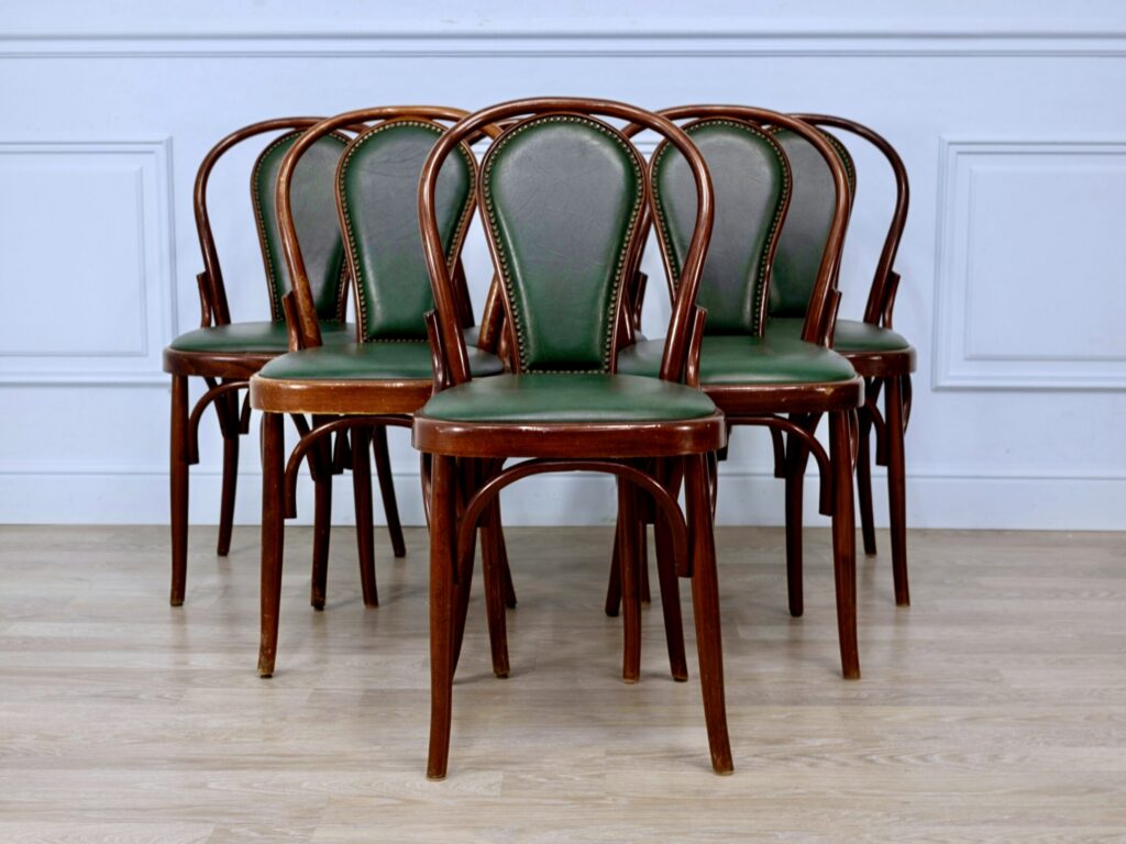 Антикварні стільці в стилі Thonet