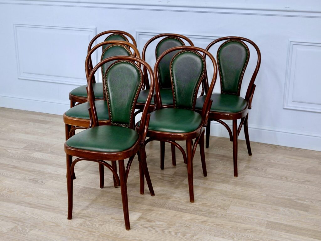 Антикварні стільці в стилі Thonet