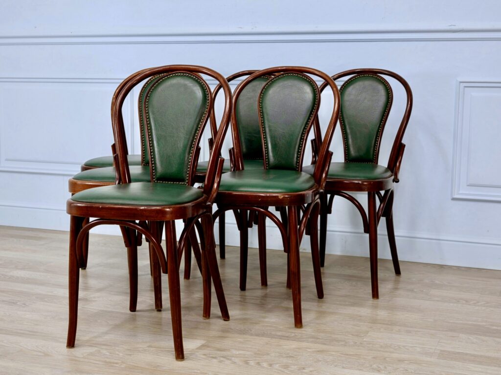 Антикварні стільці в стилі Thonet