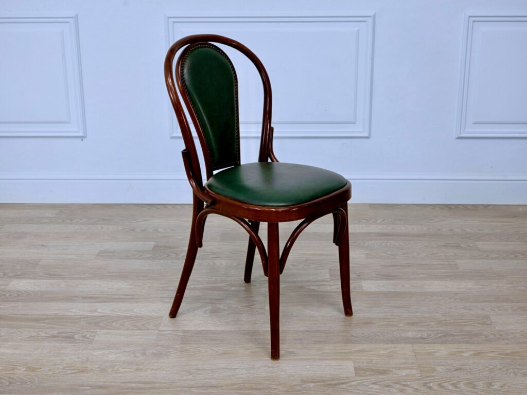 Антикварні стільці в стилі Thonet