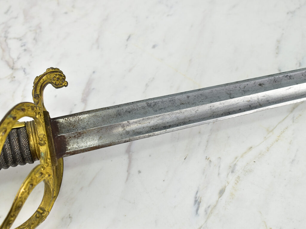 Антикварна британська офіцерська шабля