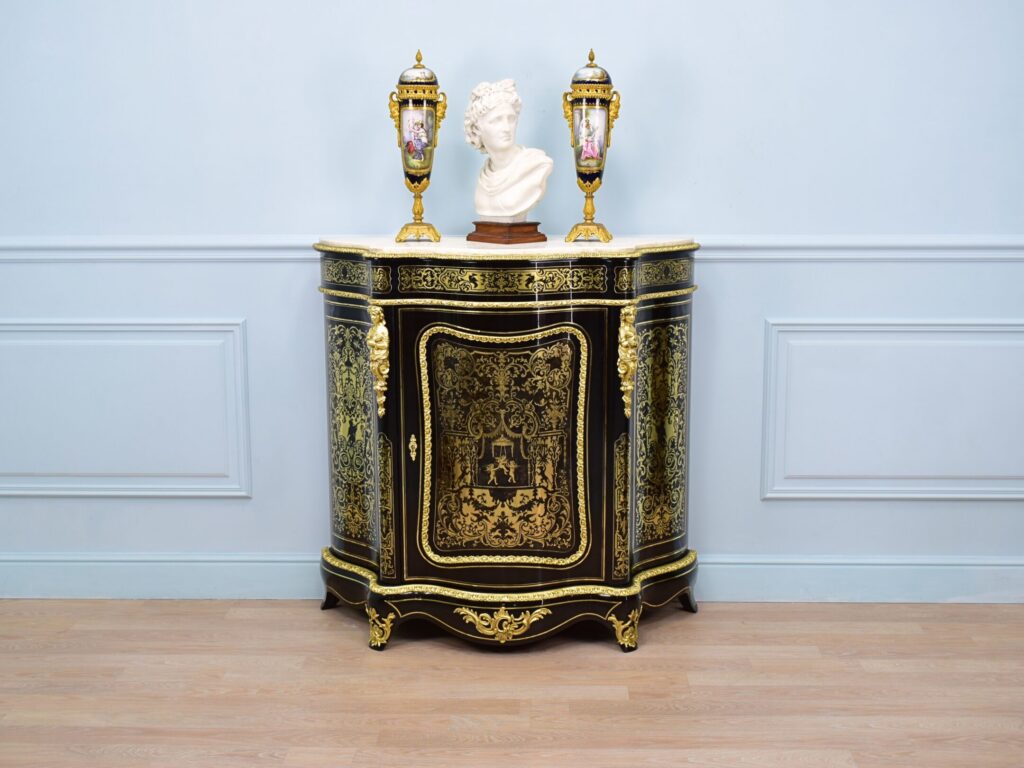 Антикварний комод у стилі Буль (Boulle)