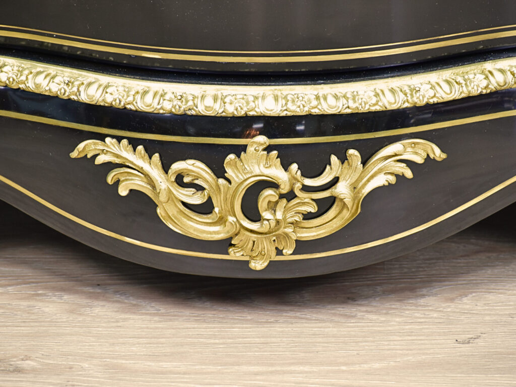 Антикварний комод у стилі Буль (Boulle)