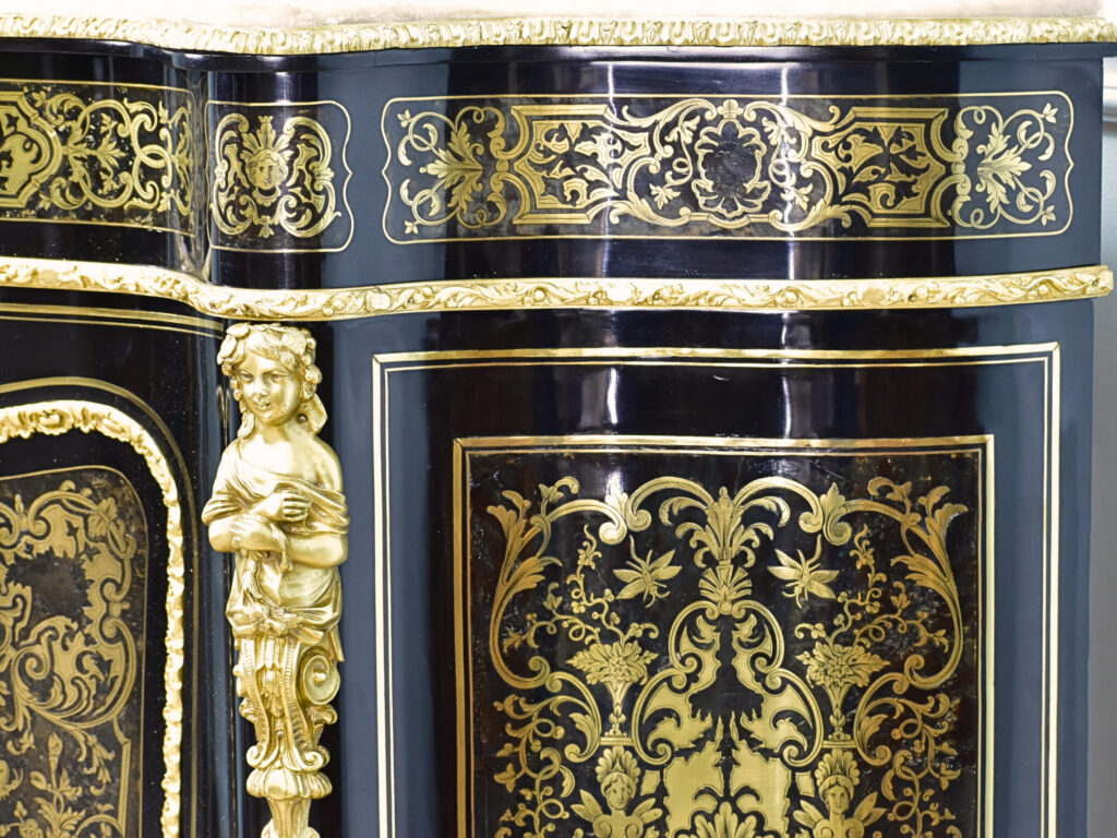 Антикварний комод у стилі Буль (Boulle)