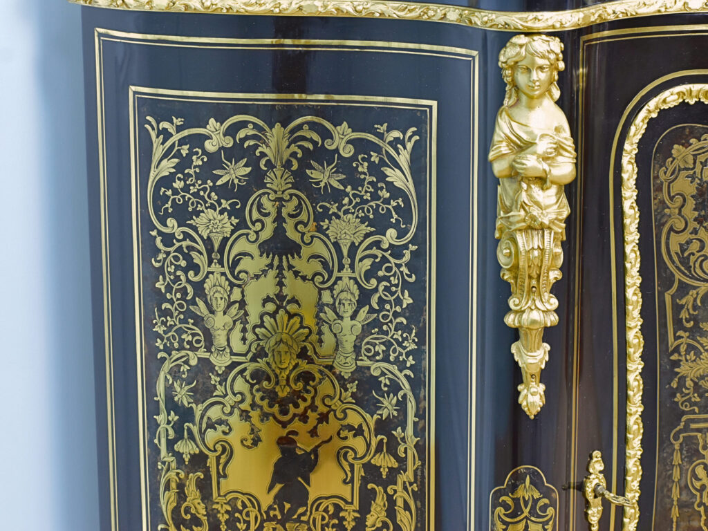 Антикварний комод у стилі Буль (Boulle)